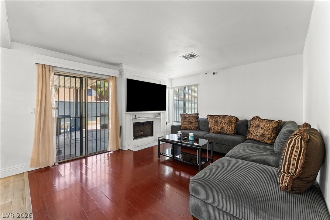 Photo 7 of 37, 4770 Trevins Avenue