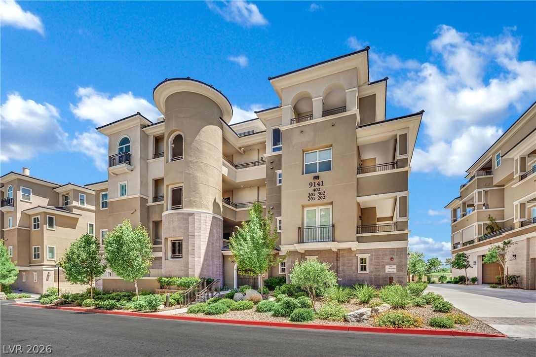 9141 Las Manaitas Avenue #301, Las Vegas 89144