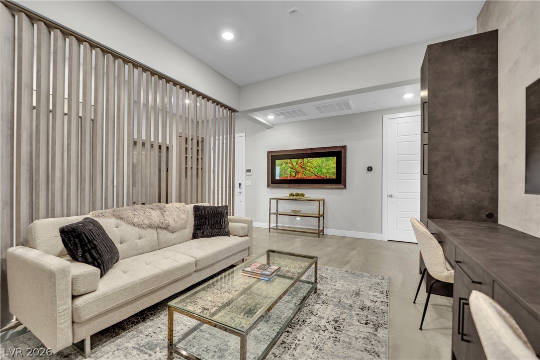 Photo 11 of 40, 9141 Las Manaitas Avenue #301