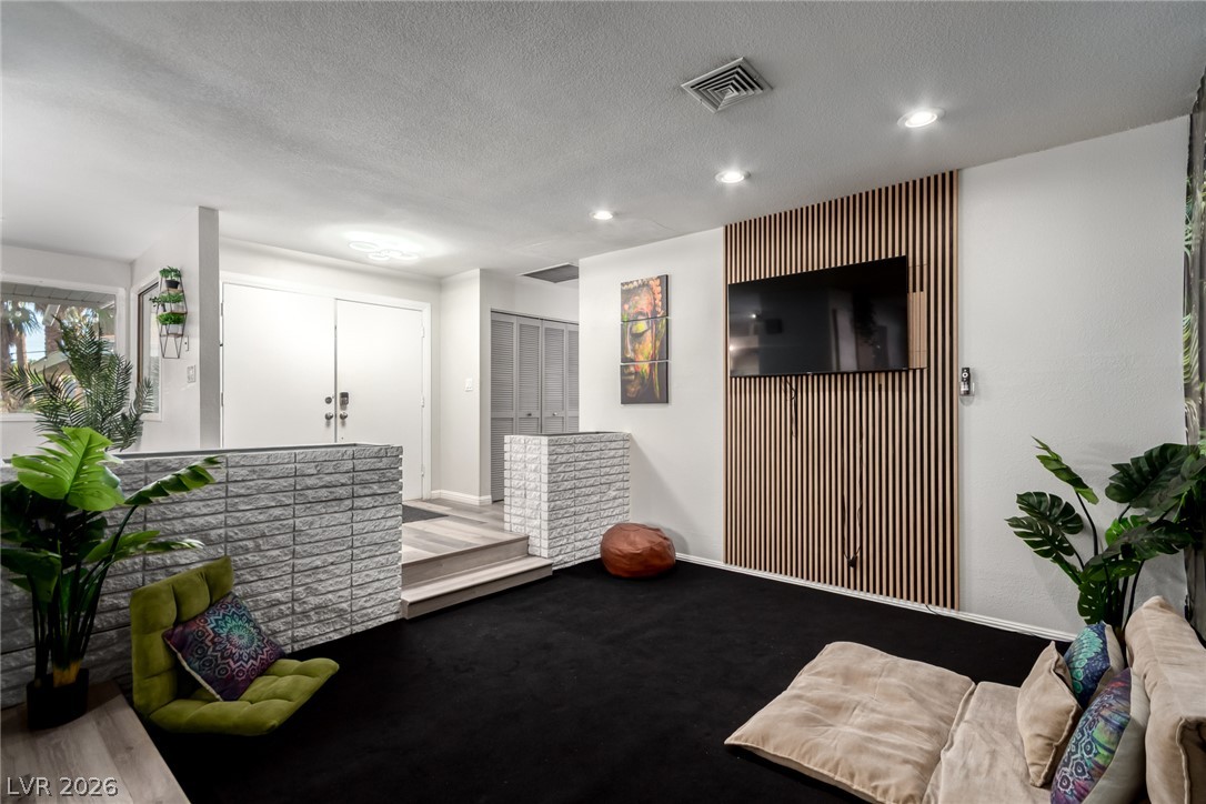 Photo 6 of 61, 5710 Madre Mesa Drive