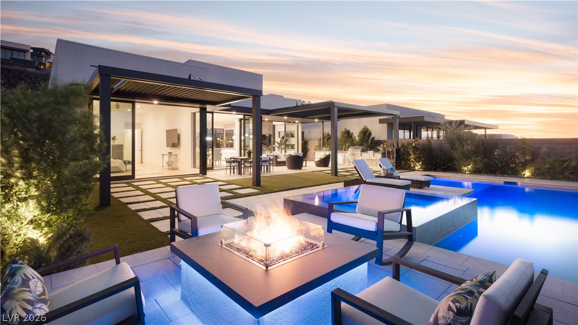 678 Blackrock Rim Drive, Henderson 89012
