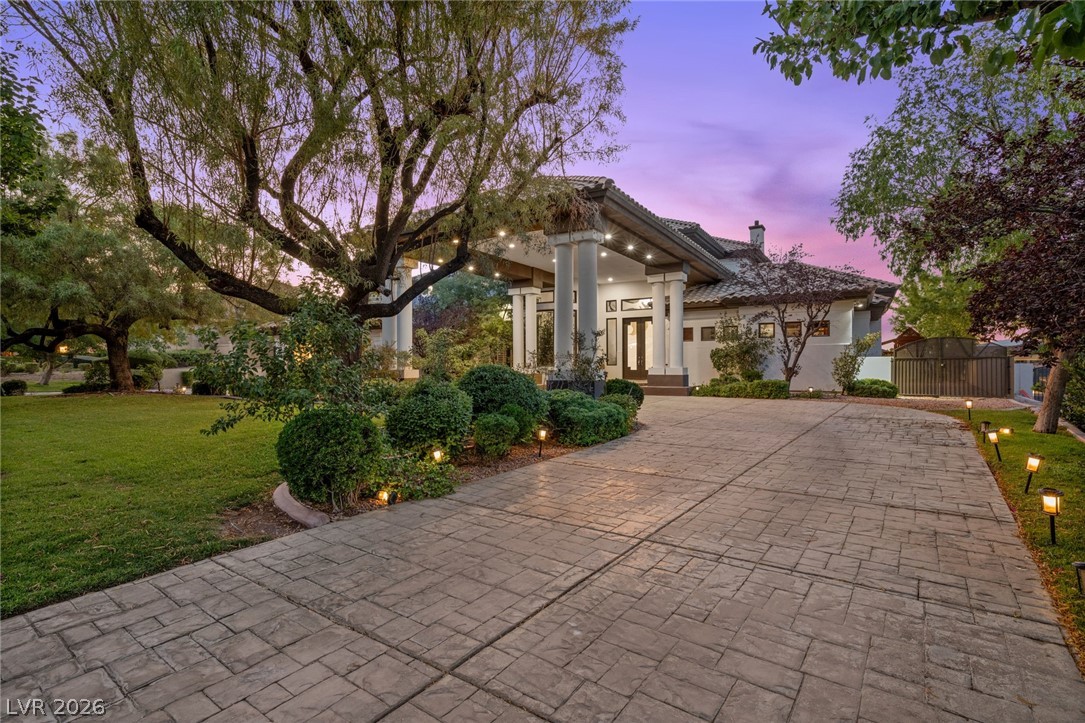 9708 Winter Palace Drive, Las Vegas 89145