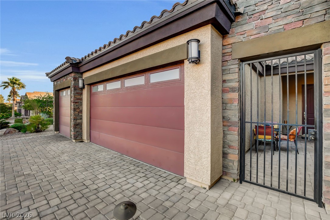 Photo 5 of 5675 Willow Canyon Street