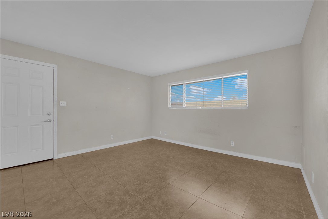 Photo 4 of 304 Orland Street #53