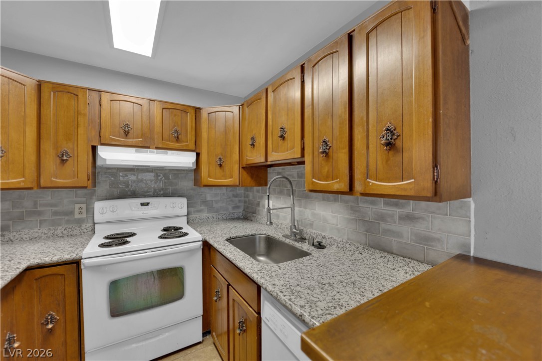 Photo 8 of 23, 304 Orland Street #53