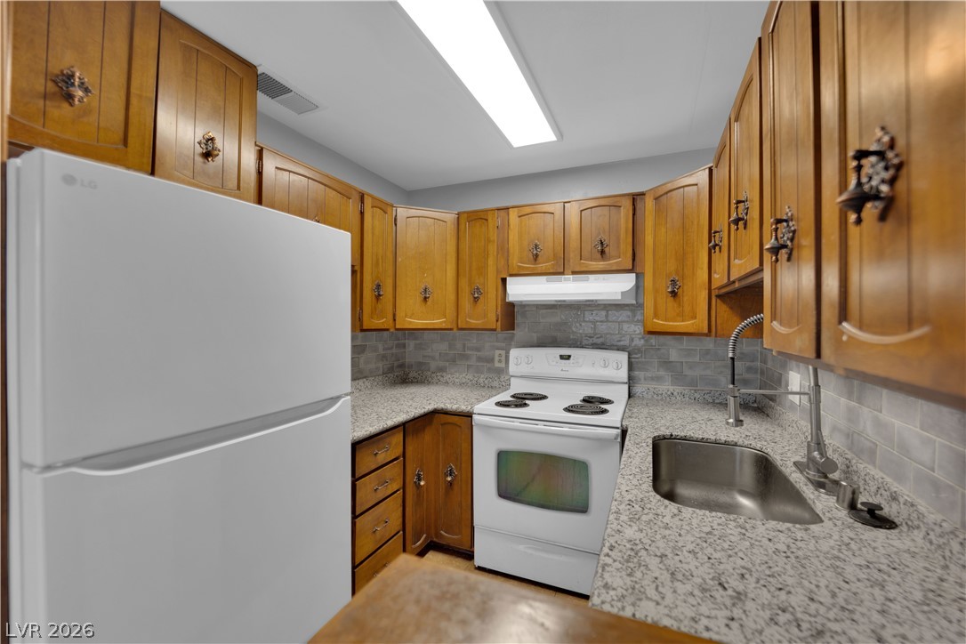 Photo 9 of 23, 304 Orland Street #53