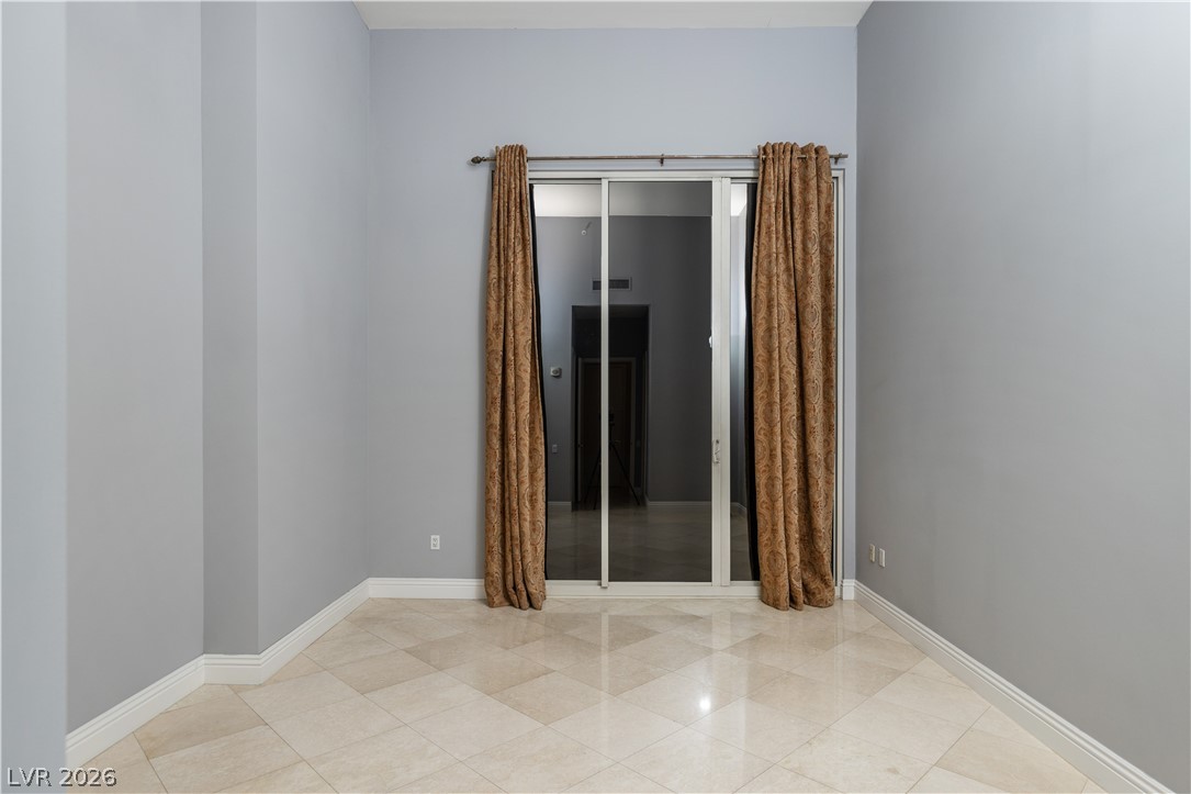 Photo 6 of 7, 2747 Paradise Road #106