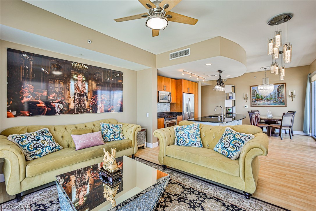 Photo 14 of 70, 200 W Sahara Avenue #2407