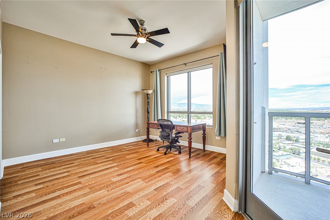 Photo 18 of 70, 200 W Sahara Avenue #2407