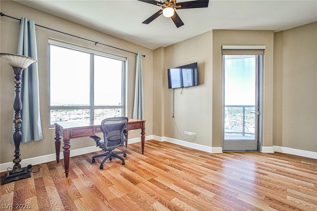 Photo 19 of 70, 200 W Sahara Avenue #2407