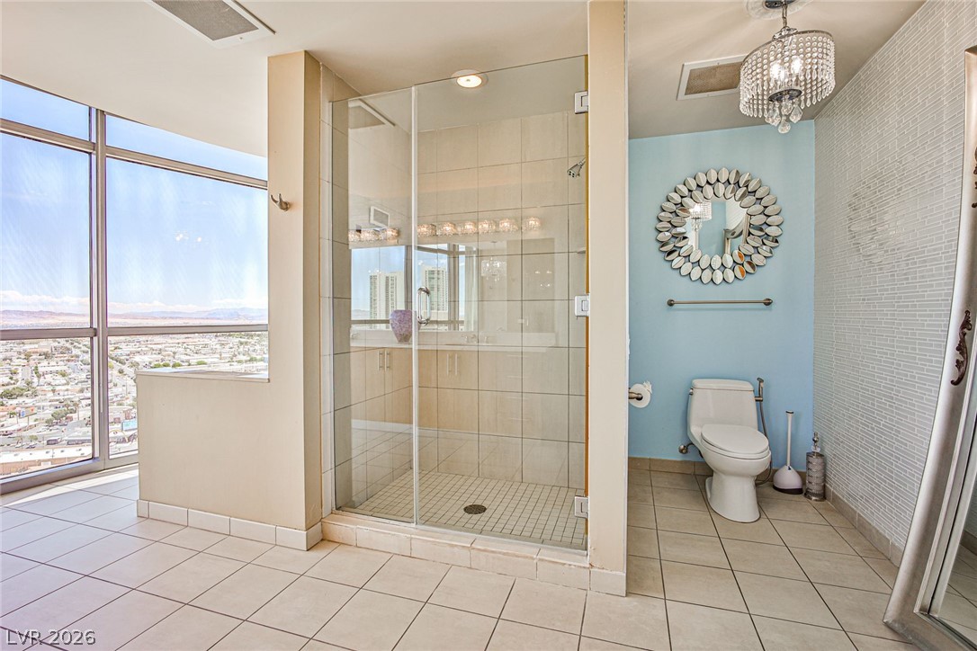 Photo 32 of 70, 200 W Sahara Avenue #2407