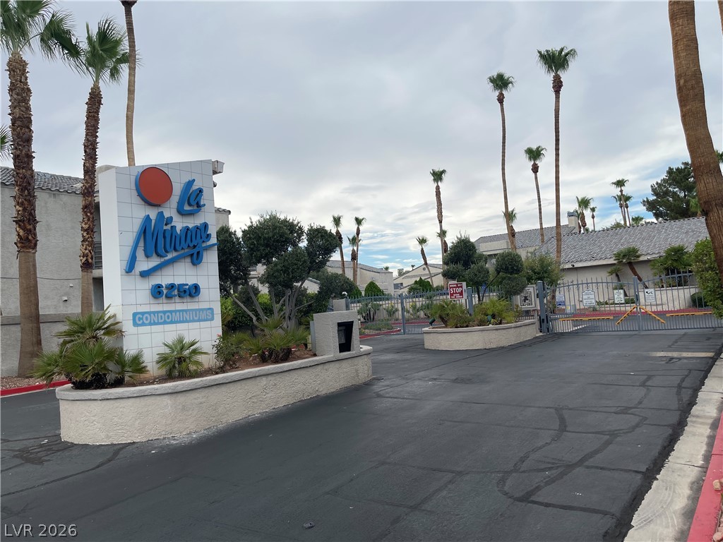 6250 W Flamingo Road #124, Las Vegas 89103