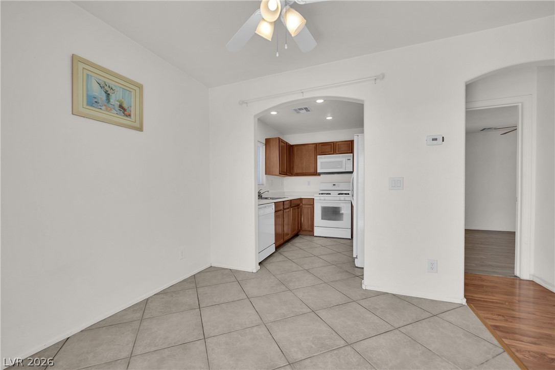 Photo 16 of 31, 6271 Pangea Avenue