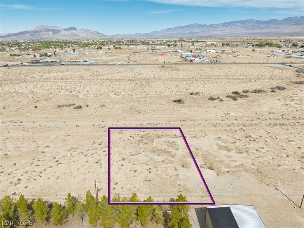 Photo 6 of 8, 821 W Brady Lane