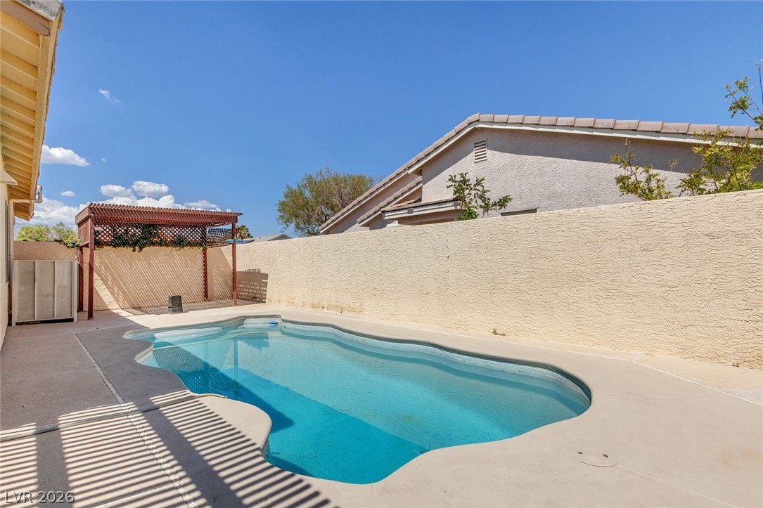 Photo 11 of 13, 2429 Sunrise Springs Court