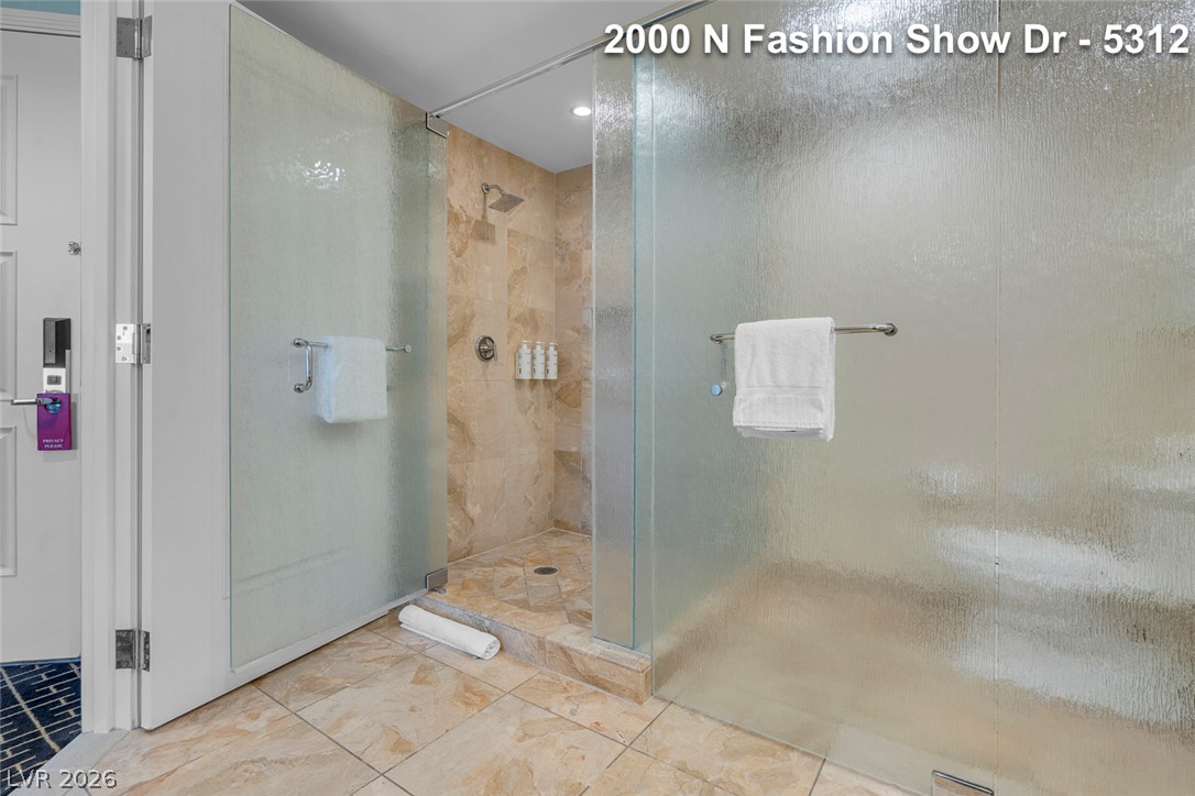 Photo 41 of 51, 2000 N Fashion Show Drive #5312