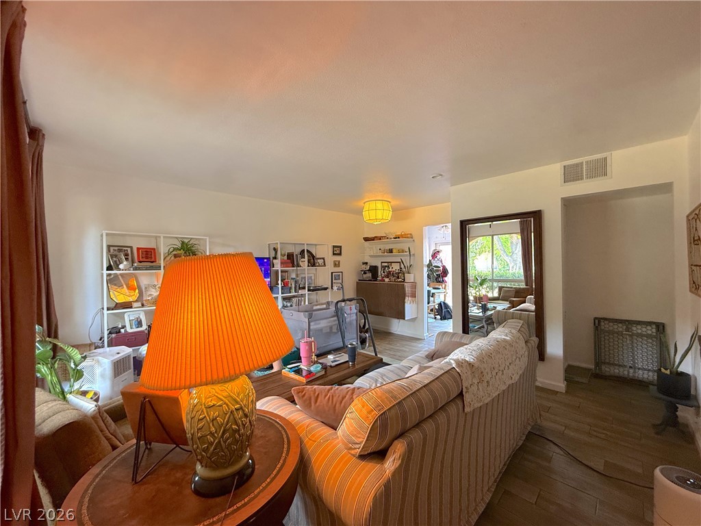 Photo 2 of 4029 Nightingale Court