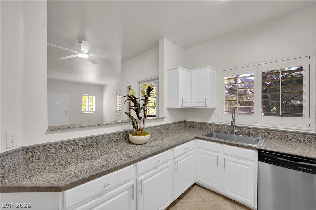 Photo 11 of 41, 5250 S Rainbow Boulevard #2057