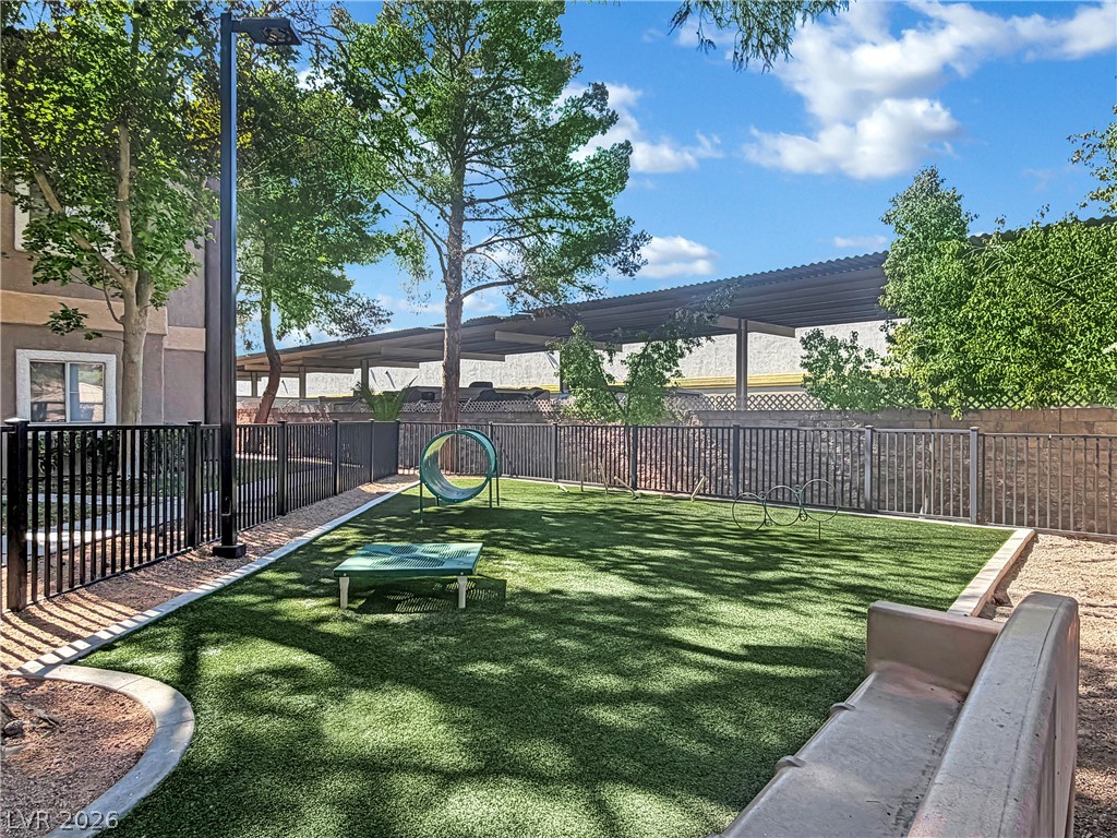 Photo 36 of 41, 5250 S Rainbow Boulevard #2057