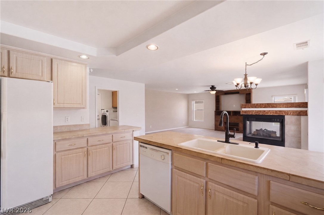 Photo 7 of 47, 9752 Lookout Canyon Court