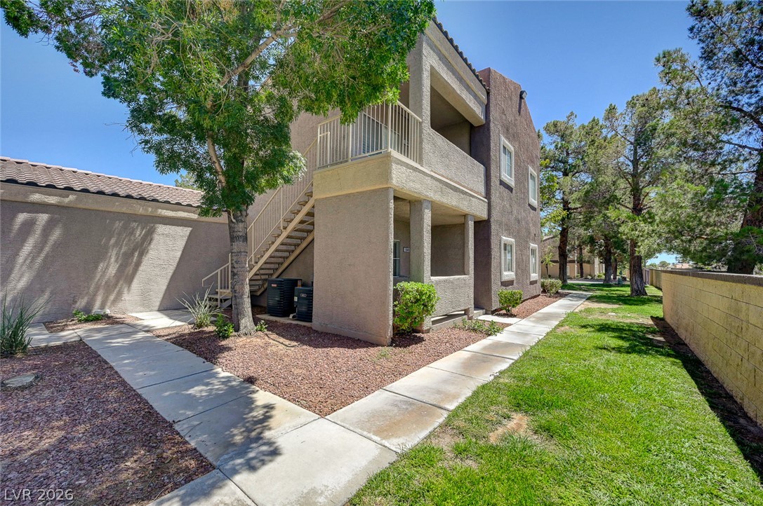 Photo 3 of 5250 S Rainbow Boulevard #1048