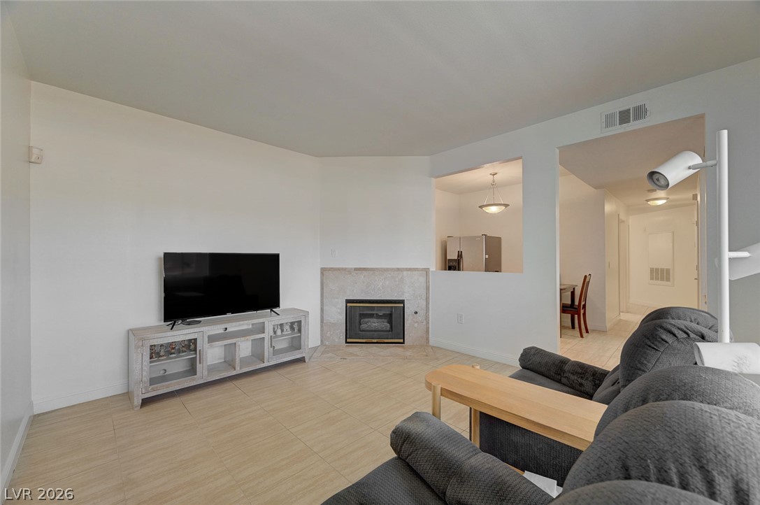 Photo 12 of 39, 5250 S Rainbow Boulevard #1048