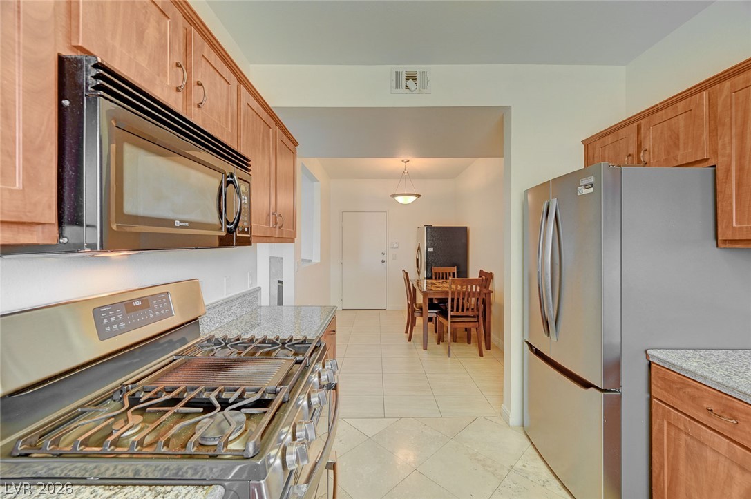 Photo 21 of 39, 5250 S Rainbow Boulevard #1048