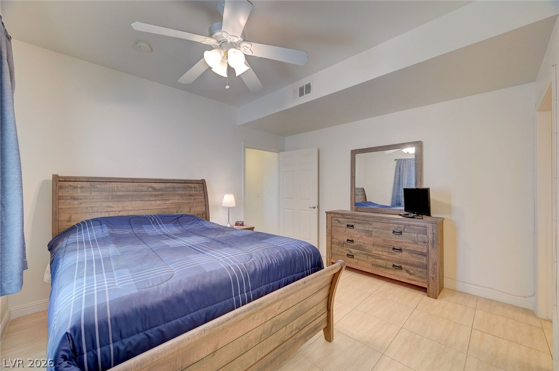 Photo 26 of 39, 5250 S Rainbow Boulevard #1048