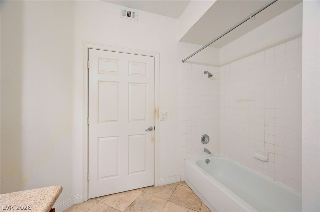 Photo 35 of 39, 5250 S Rainbow Boulevard #1048