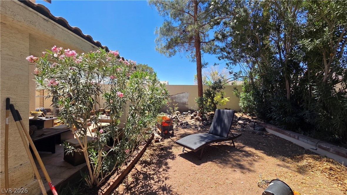 Photo 46 of 49, 884 E Robindale Road