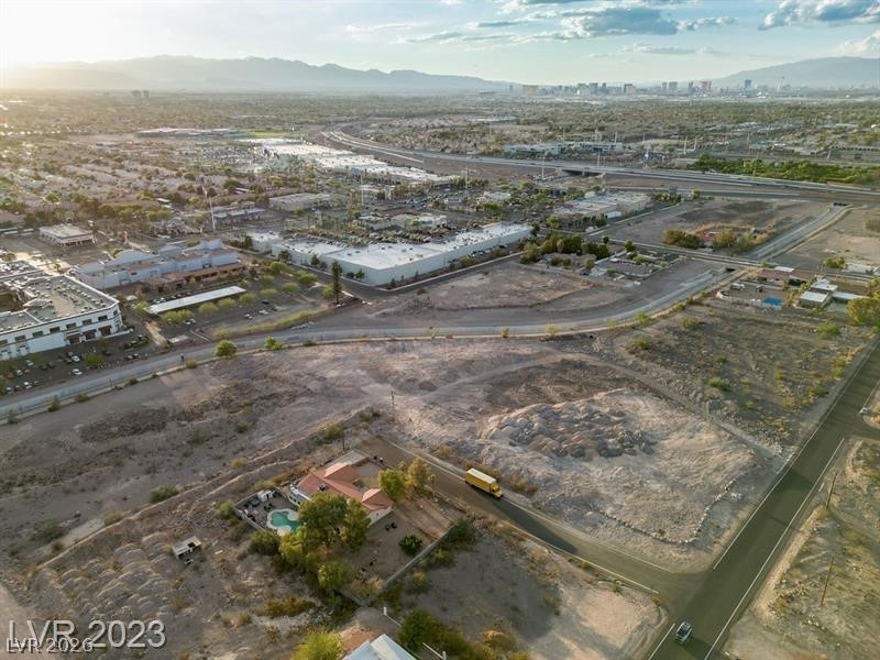 Photo 10 of 28, 3020 Delano Drive