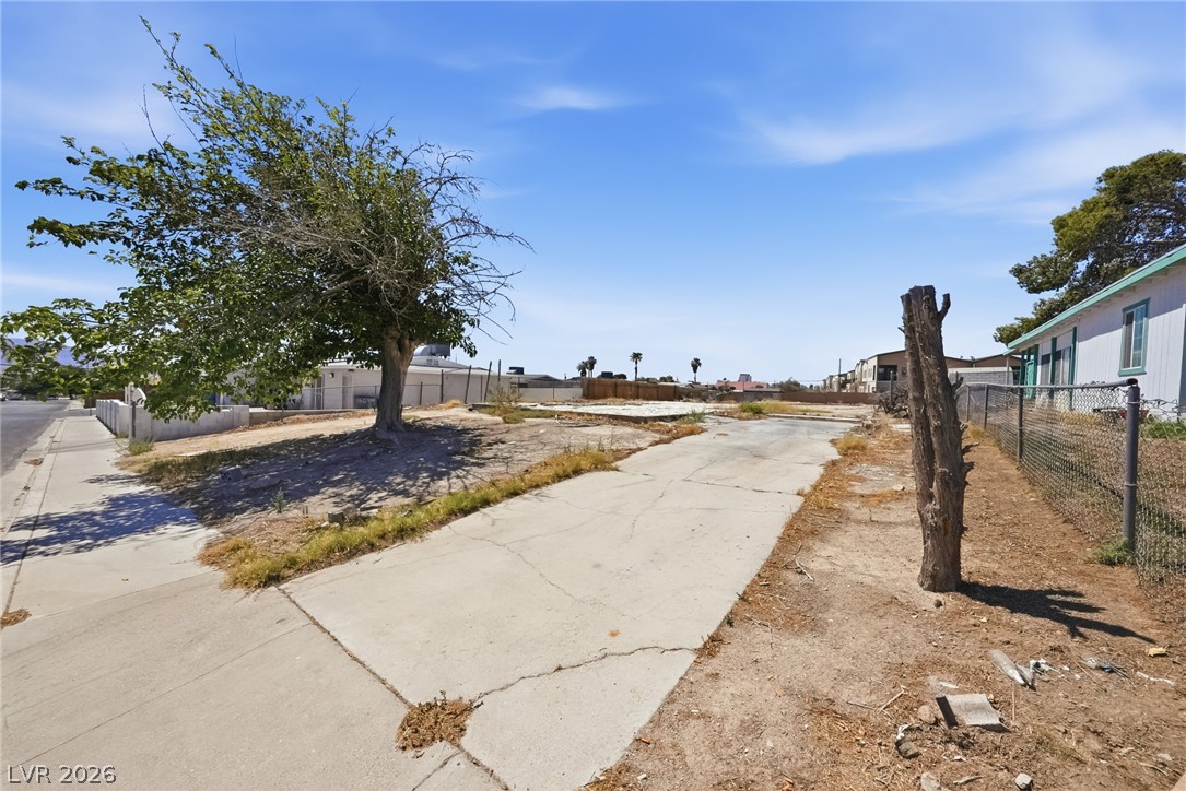 Photo 2 of 609 Gilday Avenue
