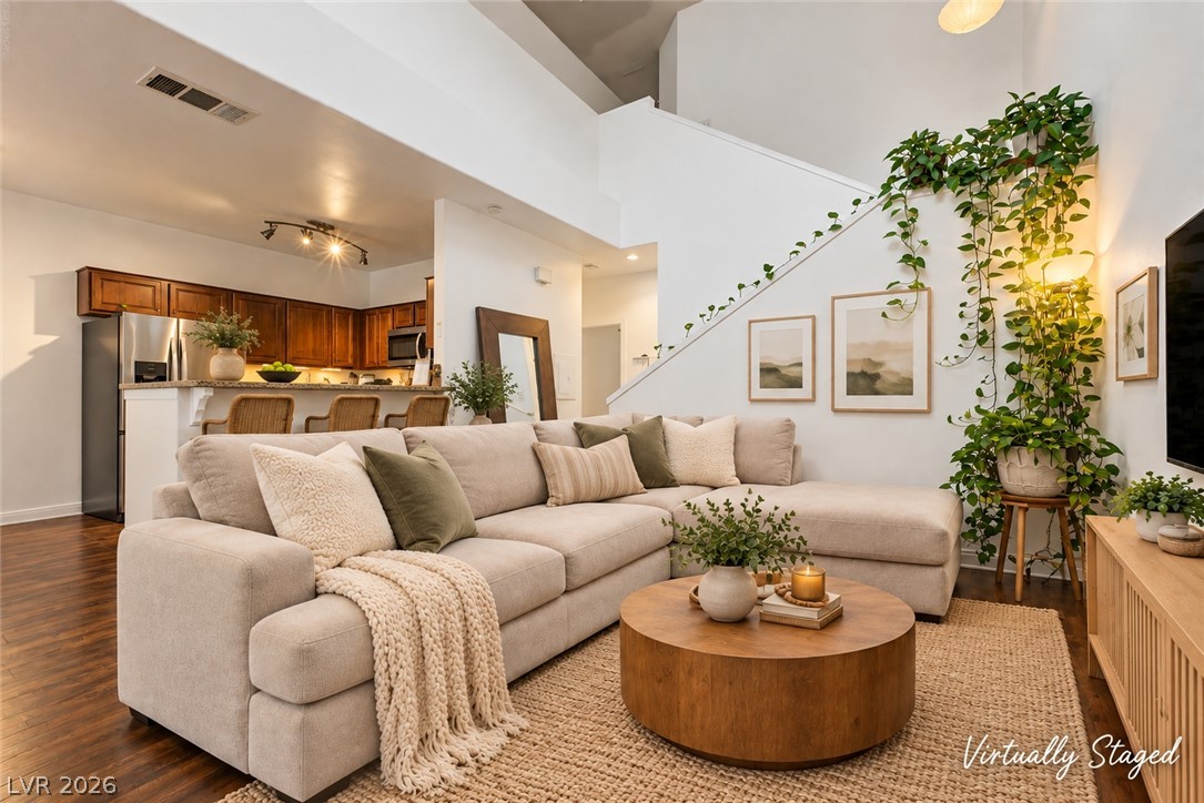 Photo 3 of 10514 Gold Shadow Avenue