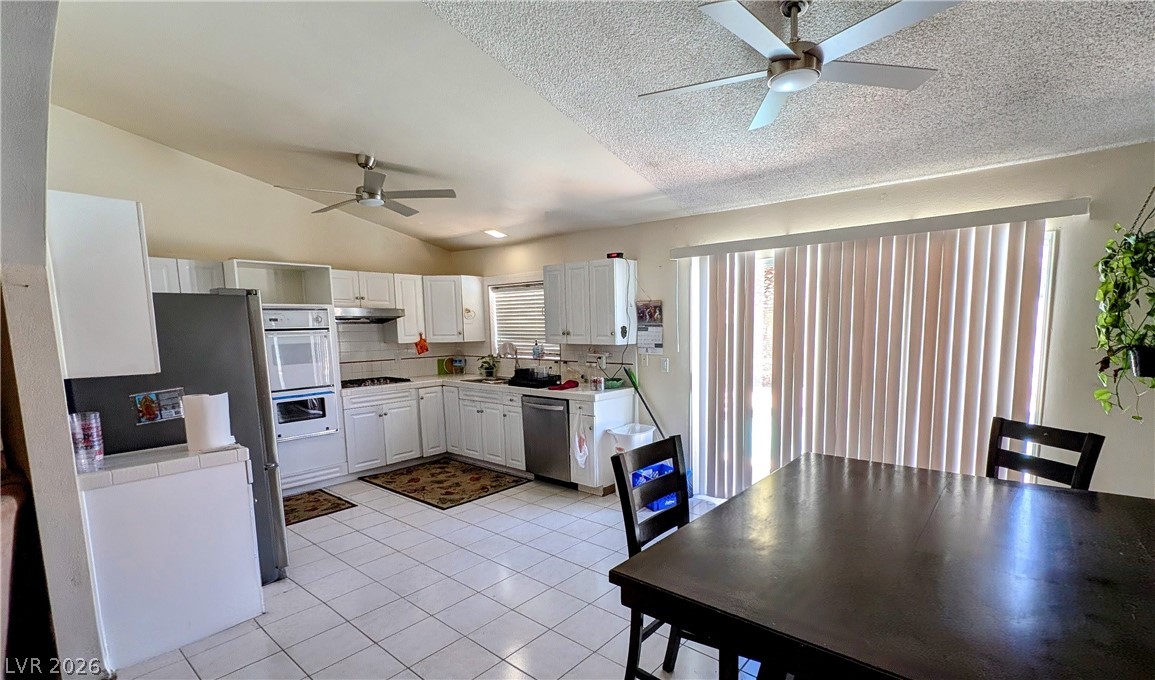 Photo 3 of 3204 Lindell Road