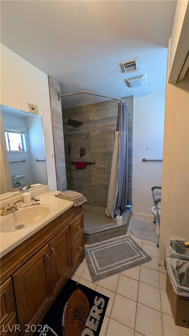 Photo 7 of 13, 3204 Lindell Road