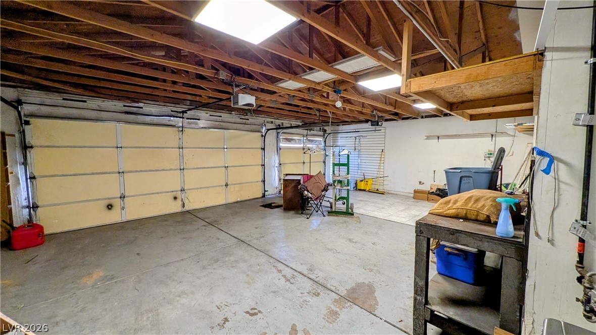 Photo 11 of 13, 3204 Lindell Road