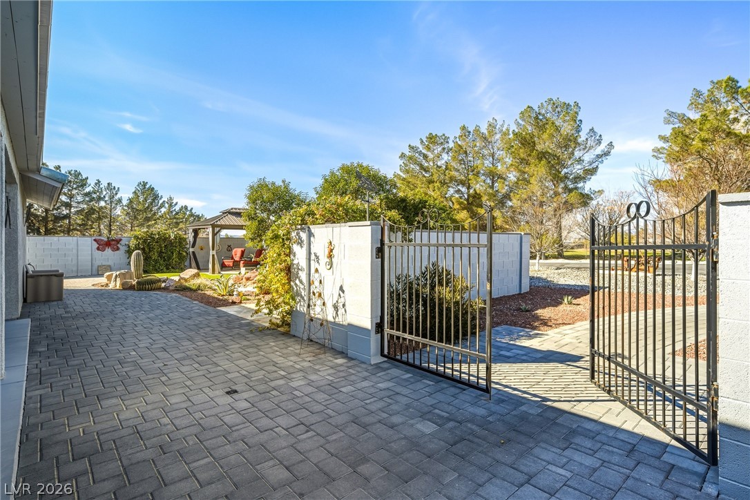 Photo 32 of 40, 2060 Red Rock Drive
