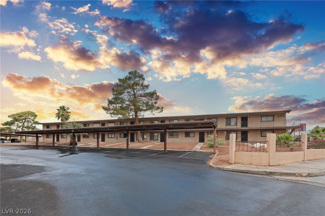 555 S Royal Crest Circle #9, Las Vegas