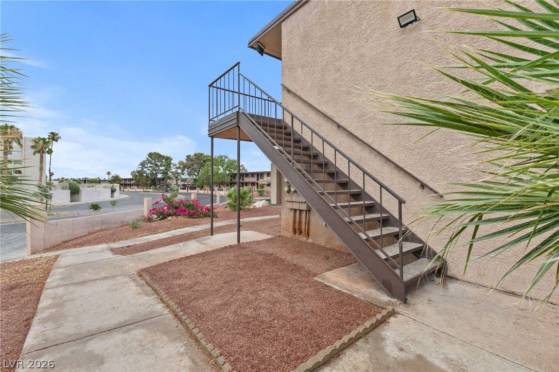 Photo 3 of 555 S Royal Crest Circle #9