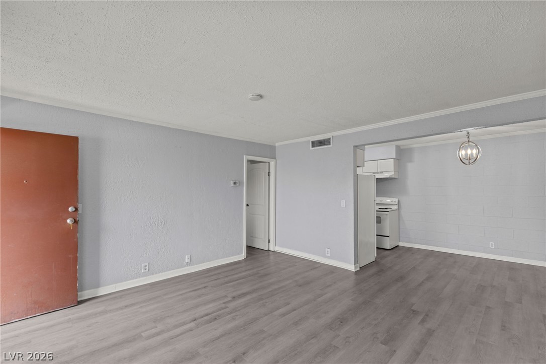 Photo 8 of 20, 555 S Royal Crest Circle #9