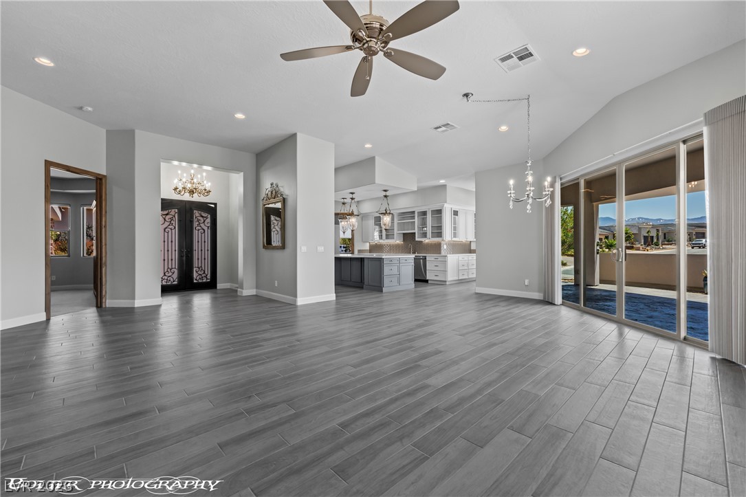 Photo 4 of 155 Seven Palms Way