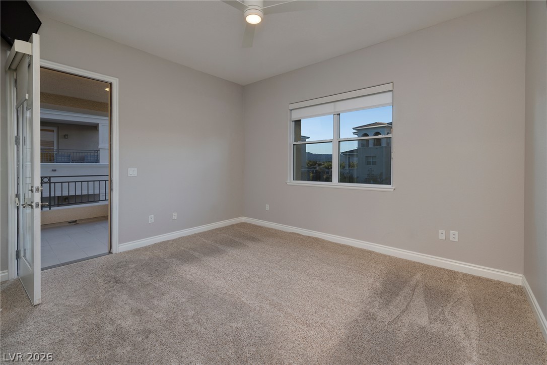 Photo 21 of 39, 9219 Tesoras Drive #302