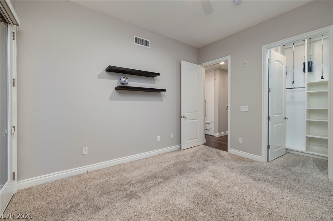 Photo 22 of 39, 9219 Tesoras Drive #302