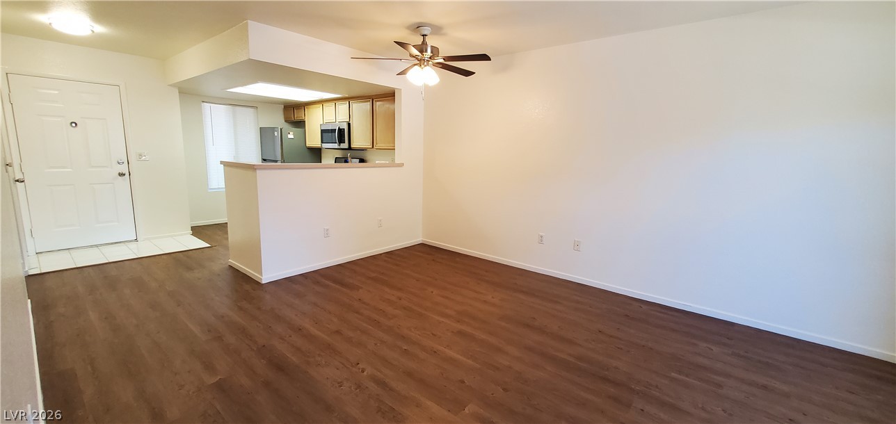 Photo 8 of 23, 8070 W Russell Road #1123