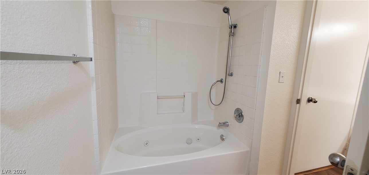 Photo 13 of 23, 8070 W Russell Road #1123