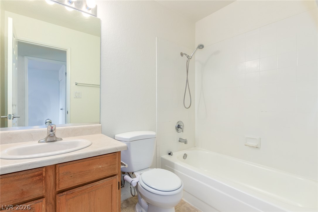 Photo 13 of 18, 5072 S Rainbow Boulevard #205