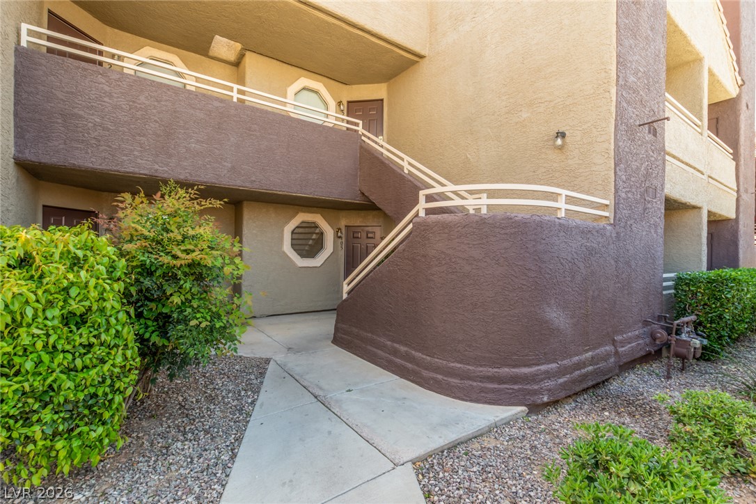 Photo 2 of 5072 S Rainbow Boulevard #205