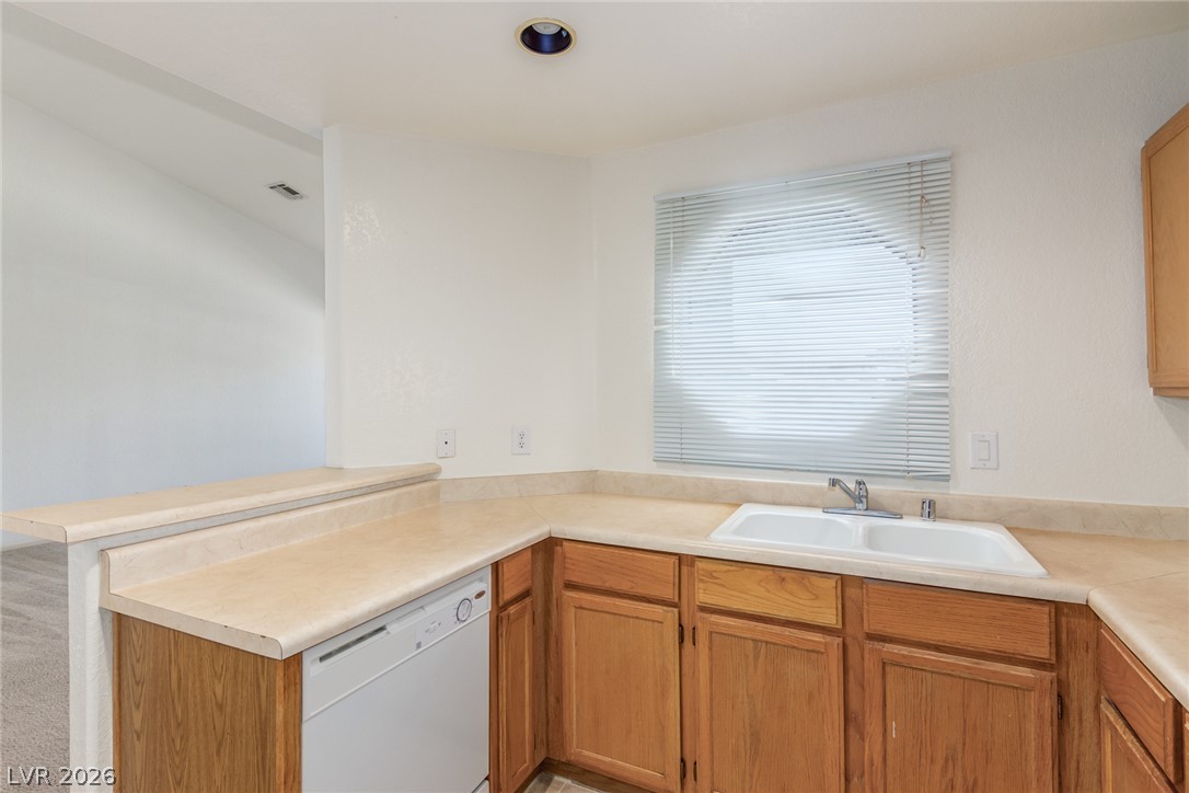 Photo 8 of 18, 5072 S Rainbow Boulevard #205