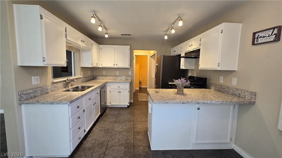 Photo 4 of 6805 Coral Rock Drive