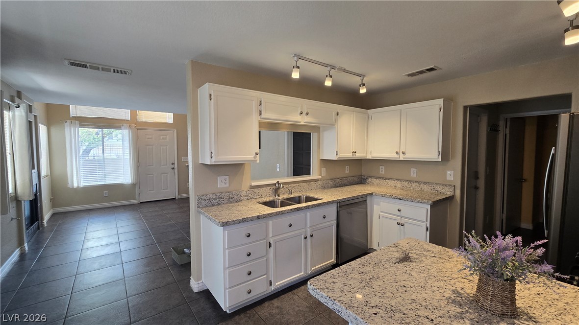 Photo 7 of 27, 6805 Coral Rock Drive